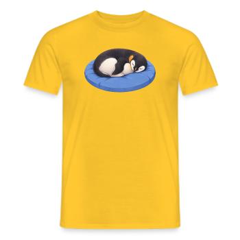 Süßer Cartoon Pinguin Schlafen Kuscheln - Männer T-Shirt - Gelb - Vorne - AI Model Male 178 dark (178cm)