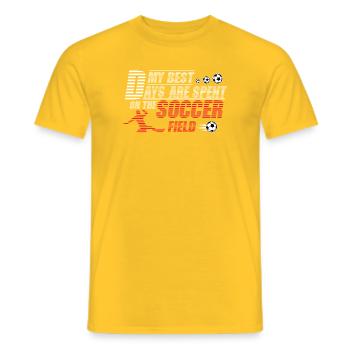 Les meilleurs jours sont consacrés à la conception de terrains de football - T-shirt homme - jaune - Devant - AI Model Male 178 dark (178cm)