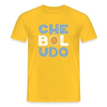 Che Boludo Argentina Vintage Typography Design - Männer T-Shirt - Gelb - Vorne - AI Model Male 178 dark (178cm)