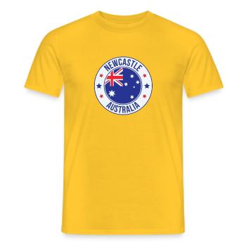 Newcastle Australien Abzeichen-Emblem - Männer T-Shirt - Gelb - Vorne - AI Model Male 178 dark (178cm)