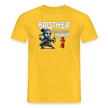 Brother Of The Birthday Ninja Compleanno Lustig - Männer T-Shirt - Gelb - Vorne - AI Model Male 178 dark (178cm)