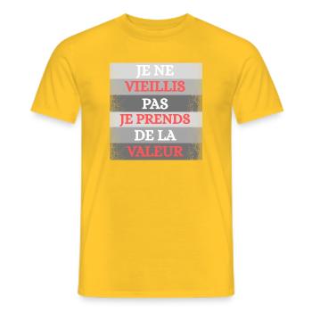 Je vieillis Pas Prends de la Valeur - T-shirt homme - jaune - Devant - AI Model Male 178 dark (178cm)