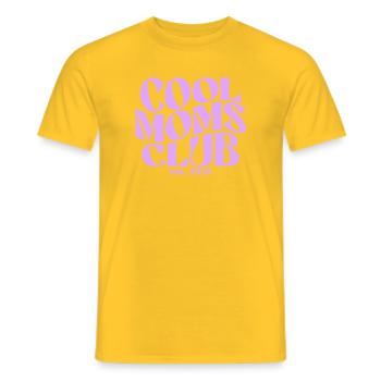Cool Moms Club - Mom 2026 Gift - Men's T-Shirt - yellow - Front - AI Model Male 178 dark (178cm)