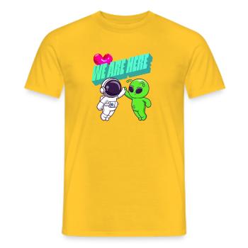 We Are Here - Série animée Alien - T-shirt homme - jaune - Devant - AI Model Male 178 dark (178cm)