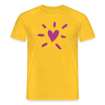 Herz Comic weinrot Liebe Love Hochzeit Strahlen - Männer T-Shirt - Gelb - Vorne - AI Model Male 178 dark (178cm)