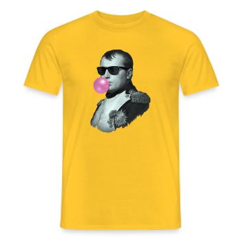 Napoleon with chewing gum and sunglasses - Men's T-Shirt - yellow - Front - AI Model Male 178 dark (178cm)