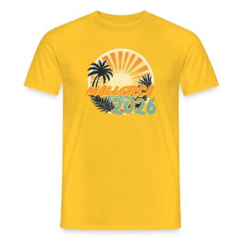 Mallorca 2026 - Männer T-Shirt - Gelb - Vorne - AI Model Male 178 dark (178cm)