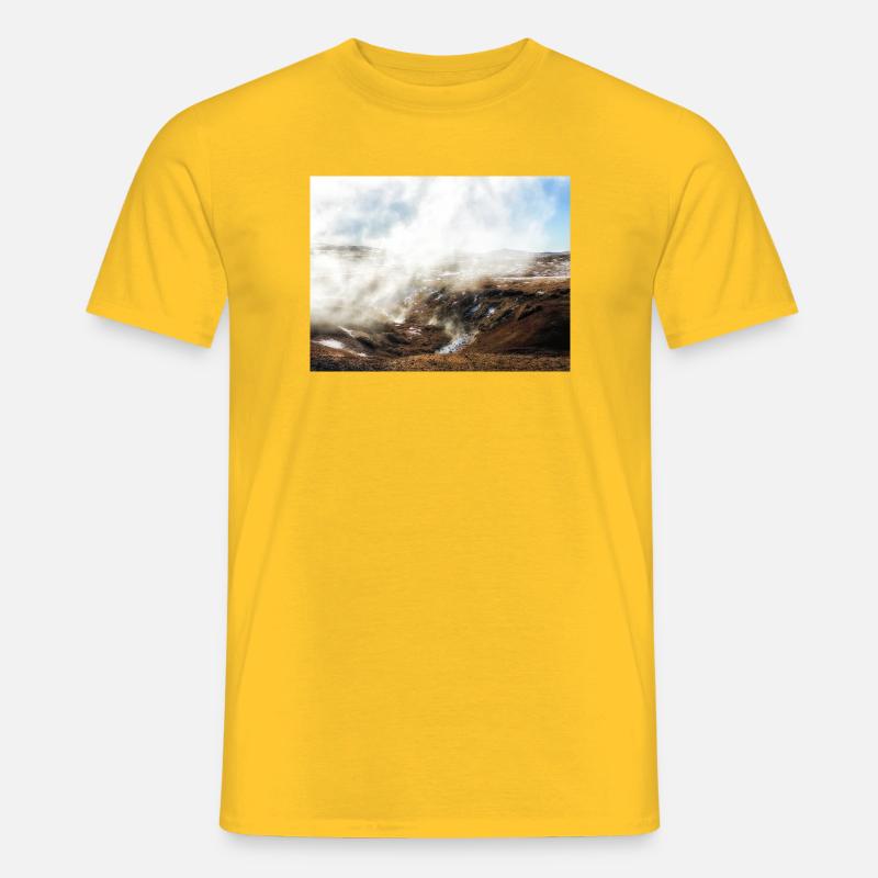 Wunderschöne, neblige Landschaft - Männer T-Shirt - Gelb