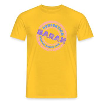 Perfekt Baran - Männer T-Shirt - Gelb - Vorne - AI Model Male 178 dark (178cm)