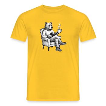 Bärenleser mit Buch und Tasse - Männer T-Shirt - Gelb - Vorne - AI Model Male 178 dark (178cm)