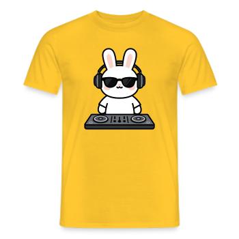 Hase Kaninchen dans le rôle du DJ à la console de mixage - T-shirt homme - jaune - Devant - AI Model Male 178 dark (178cm)
