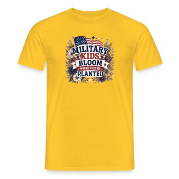 Militärkinder blühen dort auf, wo sie gepflanzt si - Männer T-Shirt - Gelb - Vorne - AI Model Male 178 dark (178cm)