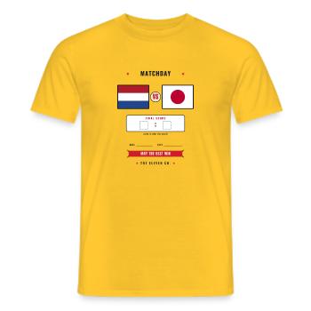 Netherlands vs Japan Football Score Card - T-shirt homme - jaune - Devant - AI Model Male 178 dark (178cm)