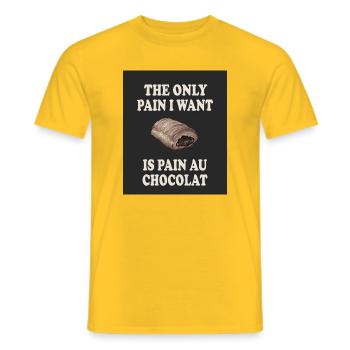 Pain Au Chocolat Vintage Food Pun - Männer T-Shirt - Gelb - Vorne - AI Model Male 178 dark (178cm)