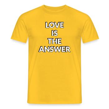 L’amour est la réponse - T-shirt homme - jaune - Devant - AI Model Male 178 dark (178cm)