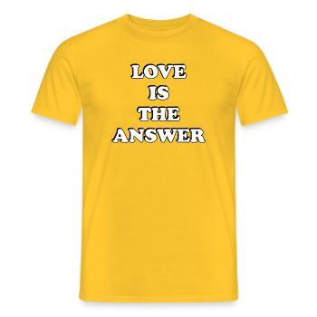 Liebe ist die Antwort Kühne Typografie - Männer T-Shirt - Gelb - Vorne - AI Model Male 178 dark (178cm)