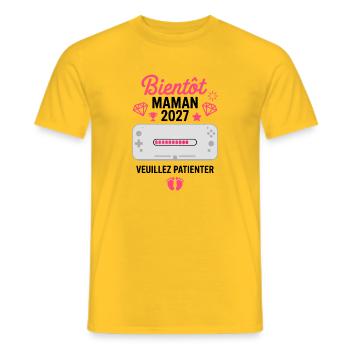 Bientôt Maman 2027 Gamer Annonce Grossesse - T-shirt homme - jaune - Devant - AI Model Male 178 dark (178cm)