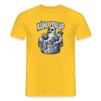 Möwe Bleibt Cool - Männer T-Shirt - Gelb - Vorne - AI Model Male 178 dark (178cm)