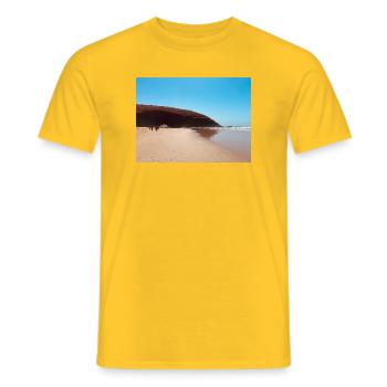 Red Rock Beach - Männer T-Shirt - Gelb - Vorne - AI Model Male 178 dark (178cm)