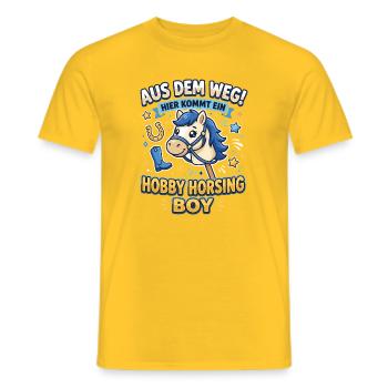 Aus Dem Weg Hobby Horsing Boy pferd - Männer T-Shirt - Gelb - Vorne - AI Model Male 178 dark (178cm)
