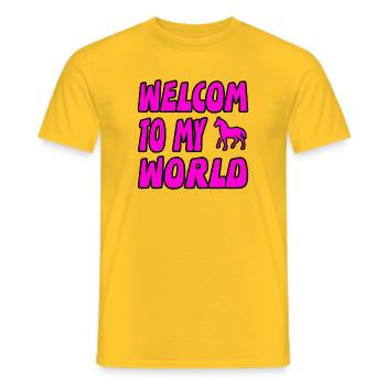 Pferde - Männer T-Shirt - Gelb - Vorne - AI Model Male 178 dark (178cm)