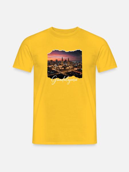 Nächtliche Guadalajara Skyline - Männer T-Shirt - Gelb