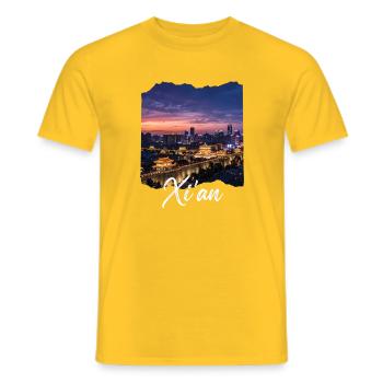 Xi'an Abendwelt an der Stadtmauer - Männer T-Shirt - Gelb - Vorne - AI Model Male 178 dark (178cm)