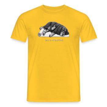 Gordon Setter Yoga Dog Day 3 Attempting - Men's T-Shirt - yellow - Front - AI Model Male 178 dark (178cm)