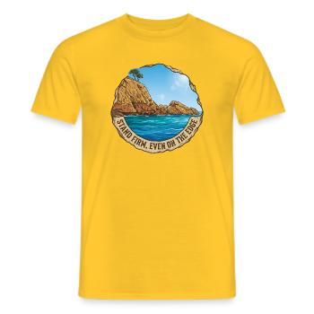 Illustration du paysage avec falaise et mer - T-shirt homme - jaune - Devant - AI Model Male 178 dark (178cm)