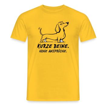 Kurze Beine Hohe Ansprüche - Männer T-Shirt - Gelb - Vorne - AI Model Male 178 dark (178cm)