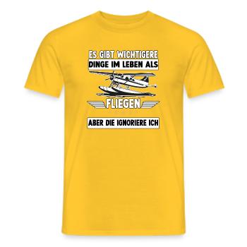 Hobbypiloten Spruch Flieger Wasserflugzeug - Männer T-Shirt - Gelb - Vorne - AI Model Male 178 dark (178cm)