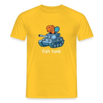 Fisch im Panzer Cartoon - Männer T-Shirt - Gelb - Vorne - AI Model Male 178 dark (178cm)