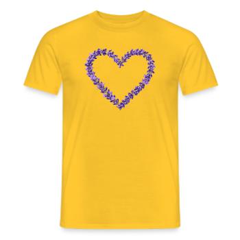 Lavendelherz aus violetten Blüten - Männer T-Shirt - Gelb - Vorne - AI Model Male 178 dark (178cm)