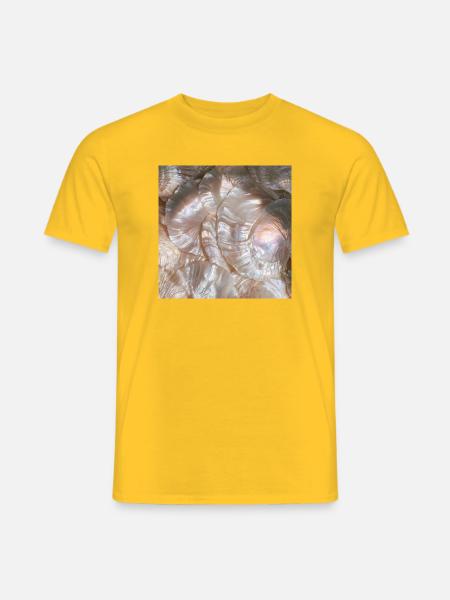 Abstrakte perlmuttartige Perle - Männer T-Shirt - Gelb