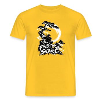 Stille finden – Zen-Berglandschaft - Männer T-Shirt - Gelb - Vorne - AI Model Male 178 dark (178cm)