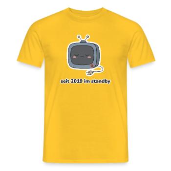 seit 2019 im standby – Fernseher Meme - Männer T-Shirt - Gelb - Vorne - AI Model Male 178 dark (178cm)