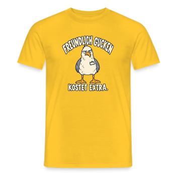 Freundlich gucken kostet extra – Möwe - Männer T-Shirt - Gelb - Vorne - AI Model Male 178 dark (178cm)