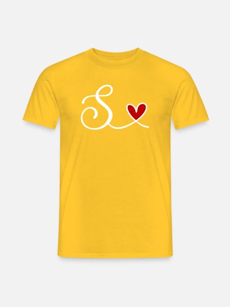 S Initiale mit Herz - Männer T-Shirt - Gelb
