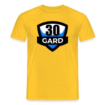 30 Gard - Männer T-Shirt - Gelb - Vorne - AI Model Male 178 dark (178cm)