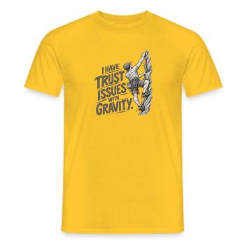Lustiger Kletter-Schwerkraft-Humor - Männer T-Shirt - Gelb - Vorne - AI Model Male 178 dark (178cm)