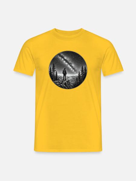 Nachtwanderer unter Milchstraße - Männer T-Shirt - Gelb