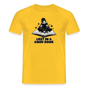 Verloren in einem guten Buch – Reader on a Flying Book - Männer T-Shirt - Gelb - Vorne - AI Model Male 178 dark (178cm)