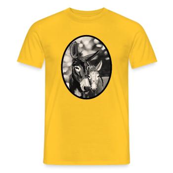 SchwarzWeiss EselDuo Porträt - Männer T-Shirt - Gelb - Vorne - AI Model Male 178 dark (178cm)