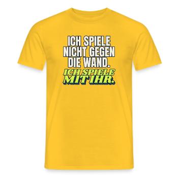 Padel - nicht gegen die Wand, mit ihr - Männer T-Shirt - Gelb - Vorne - AI Model Male 178 dark (178cm)