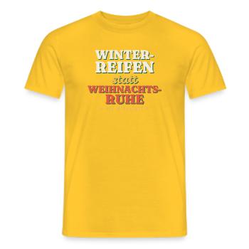 Winterreifen statt Weihnachtsruhe - Kfz - Männer T-Shirt - Gelb - Vorne - AI Model Male 178 dark (178cm)