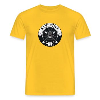 Vintage Executive Chef Crossed Knives Skillet-Top - Männer T-Shirt - Gelb - Vorne - AI Model Male 178 dark (178cm)