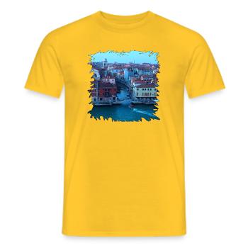 Venedig Canal Panorama im Morgengrauen - Männer T-Shirt - Gelb - Vorne - AI Model Male 178 dark (178cm)