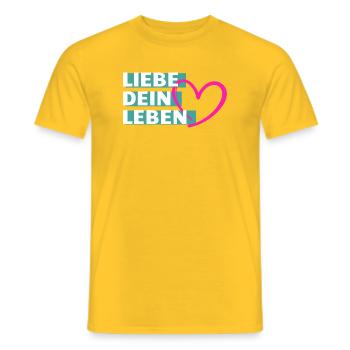 Liebe Dein Leben Herzmotiv - Männer T-Shirt - Gelb - Vorne - AI Model Male 178 dark (178cm)