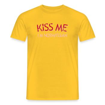 Kiss Me I'm Norwegian - Men's T-Shirt - yellow - Front - AI Model Male 178 dark (178cm)
