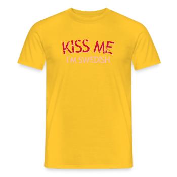 Kiss Me I'm Swedish Slogan Art - Men's T-Shirt - yellow - Front - AI Model Male 178 dark (178cm)